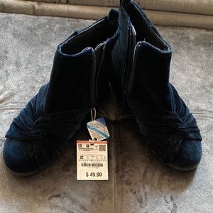Zara girls navy velvet booties sz 32/13.5
